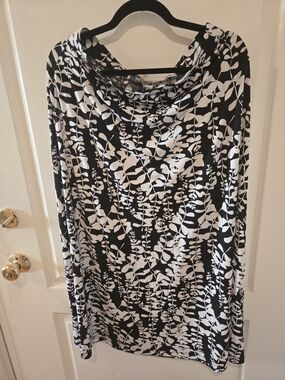 Jones Studio Black and White Leaf-Print Skirt